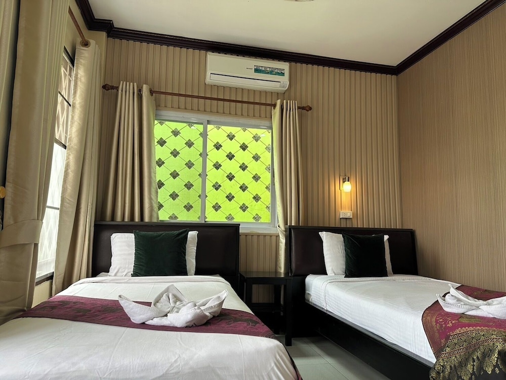 Mixay Paradise Hotel 32/78