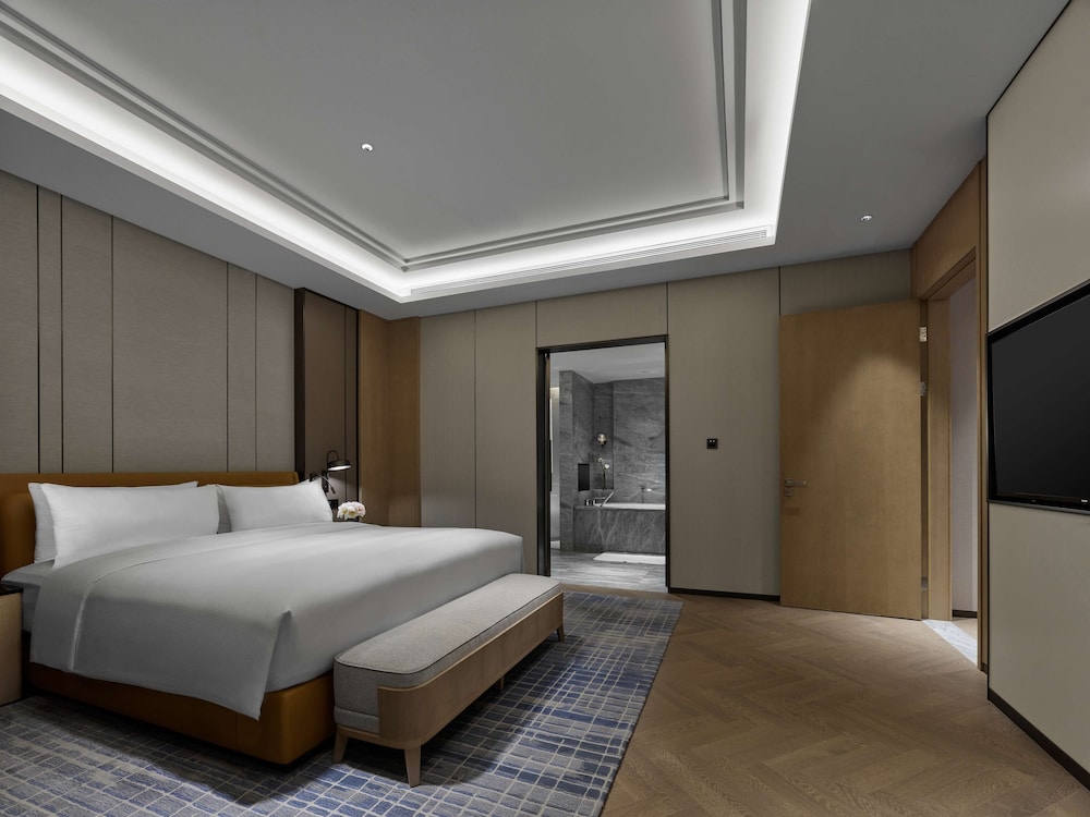 Room at DoubleTree by Hilton Chengdu Riverside, CHENGDU