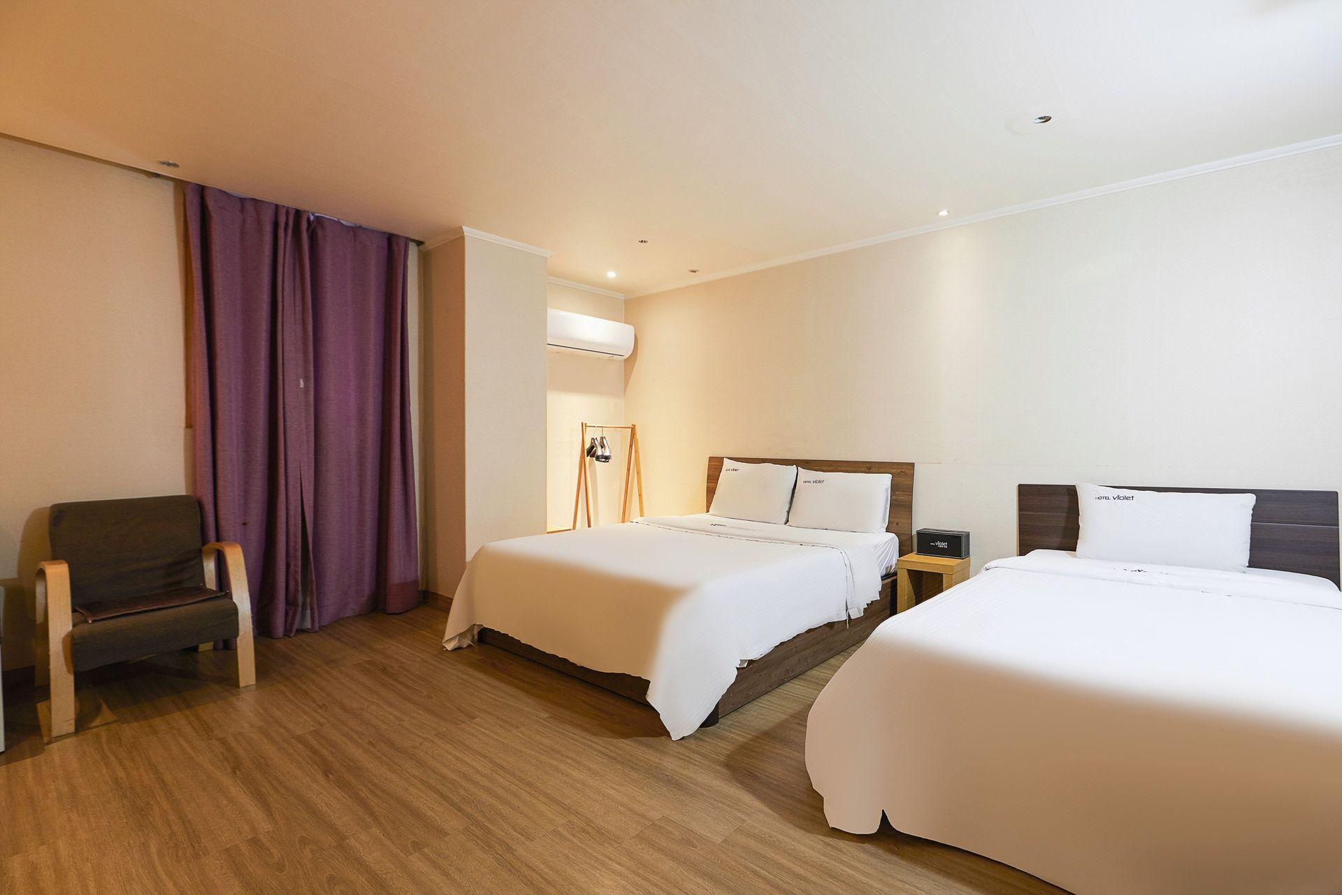 Hotel Violet 18/40