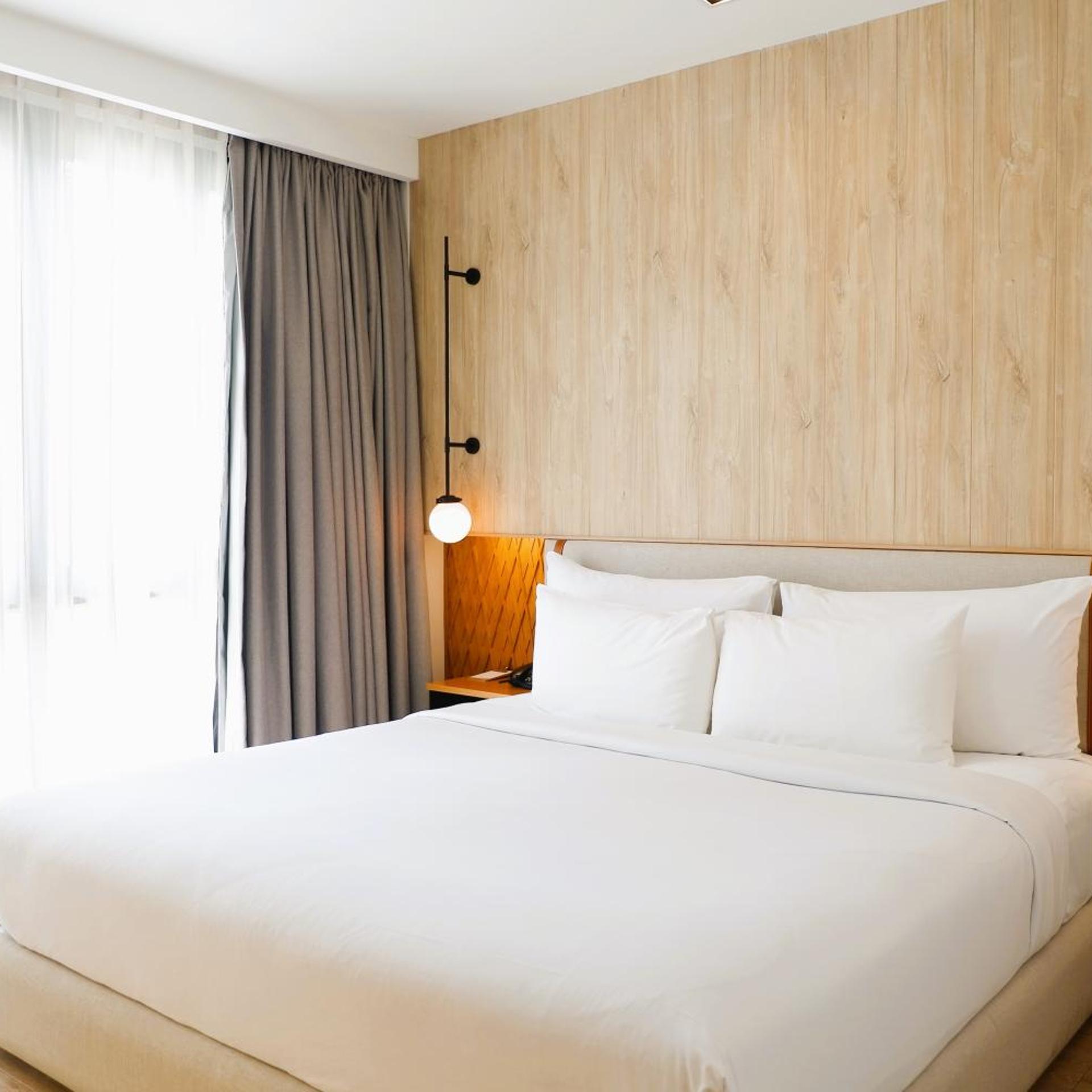 Executive, Suite