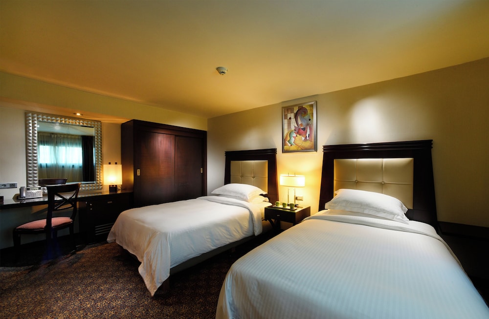 Room at Raouche Arjaan By Rotana Beirut, BEIRUT