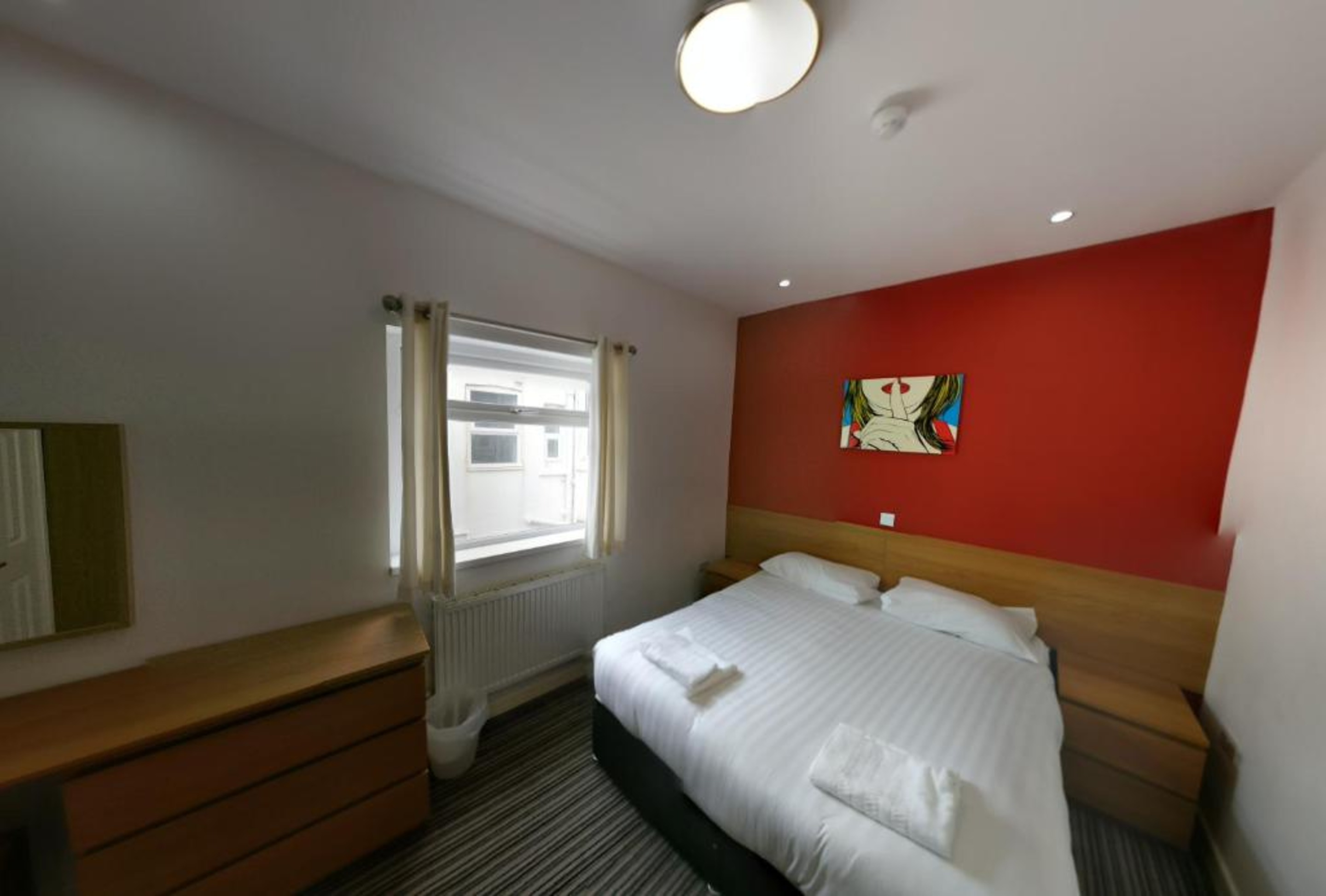 DELUXE, DOUBLE OR TWIN BED