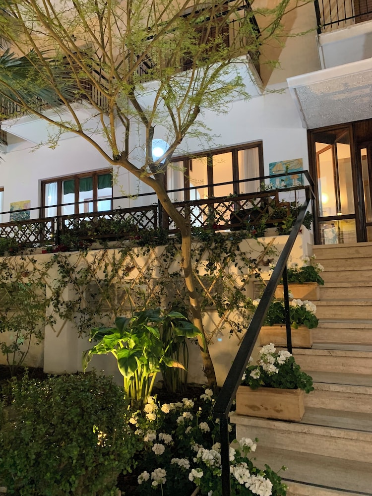 Hotel Conte 54/62