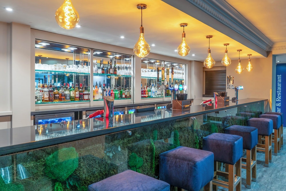 Daresbury Park Hotel 38/50