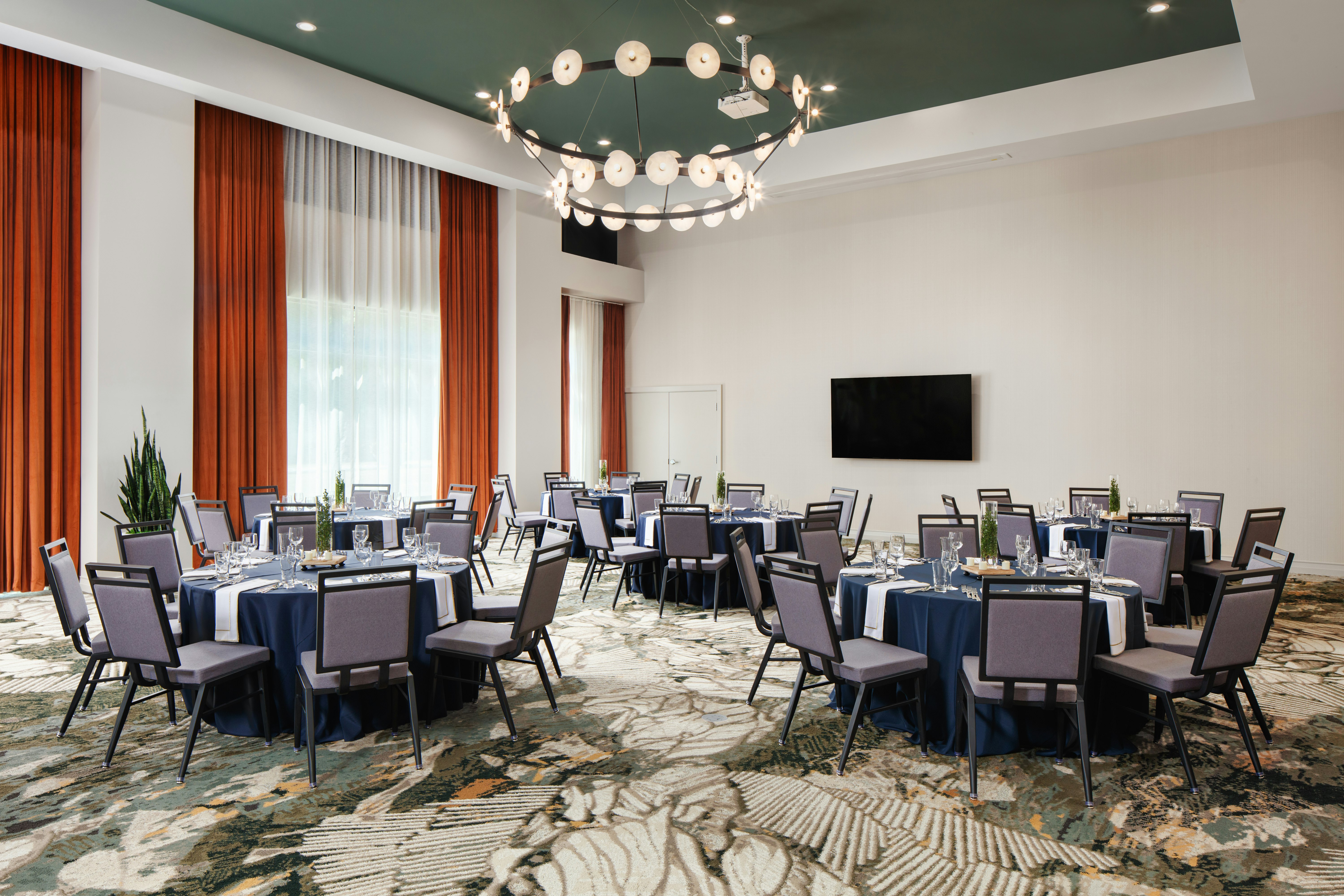 Embassy Suites by Hilton Chattanooga Downtown 39/51