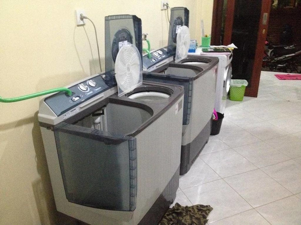 Sari Buana Bed Breakfast 38/62