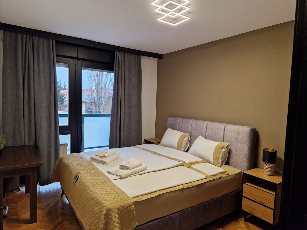 Meridien Luxury Apartments 13/50