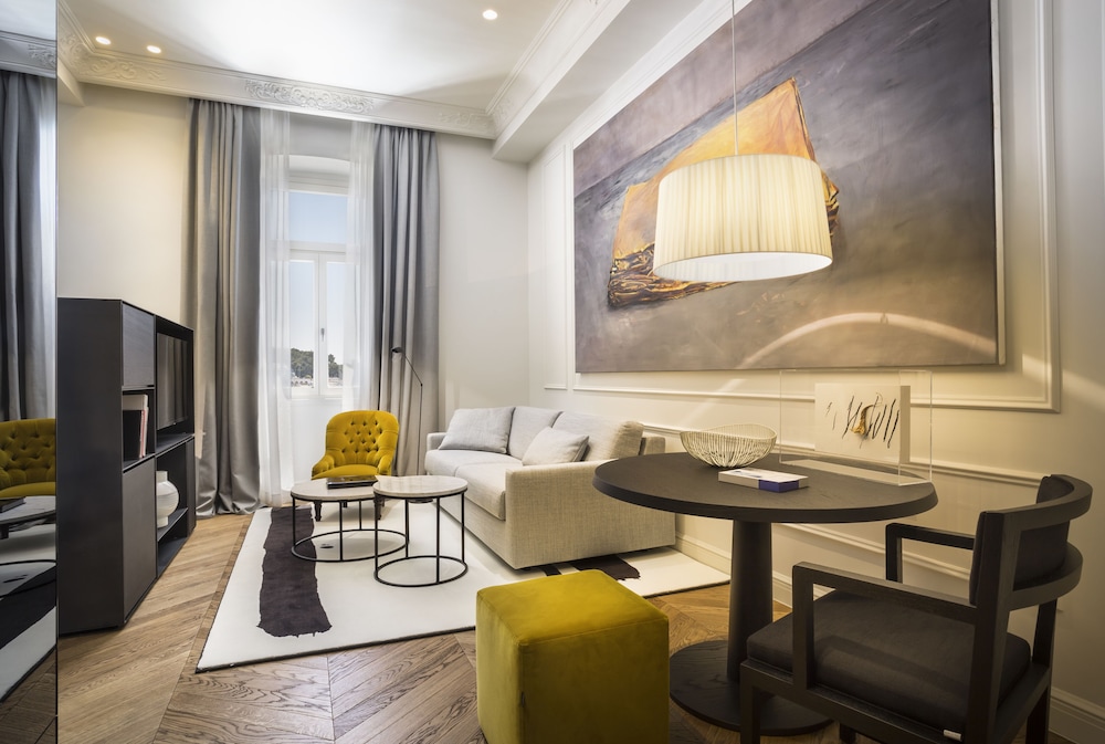 Adriatic Hotel 30/50