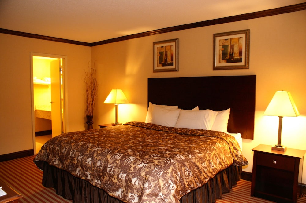 Rodeway Inn & Suites East Windsor CT 16/44