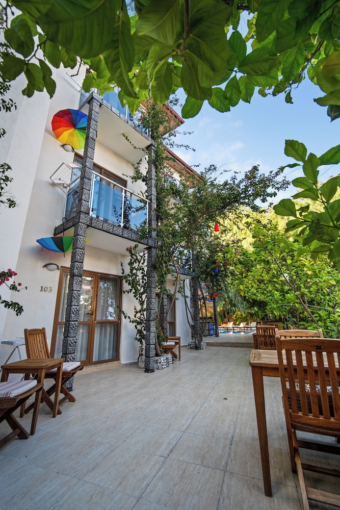 Eden Pyara Hotel Turunc 92/106
