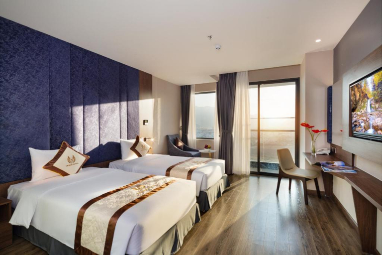 Premier, Deluxe, Twin Beds, City View, Balcony