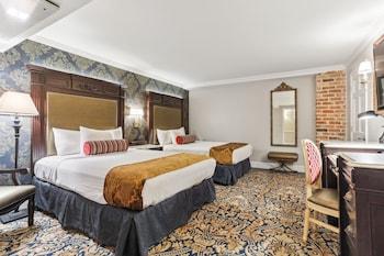 Room, Queen Bed, No Window