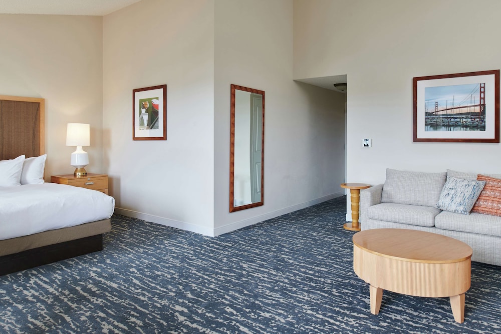 DoubleTree by Hilton Hotel Berkeley Marina 12/83