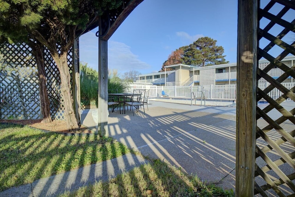 Motel6 Norfolk, VA – East Little Creek 29/50