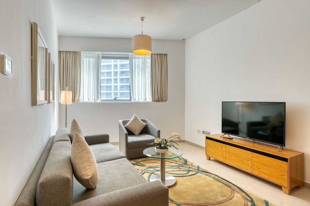 Grand Heights Hotel Apartments 32/50