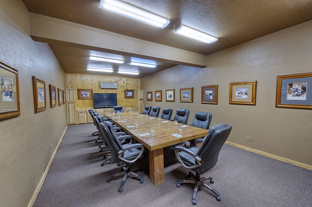Red Cliffs Lodge 36/46