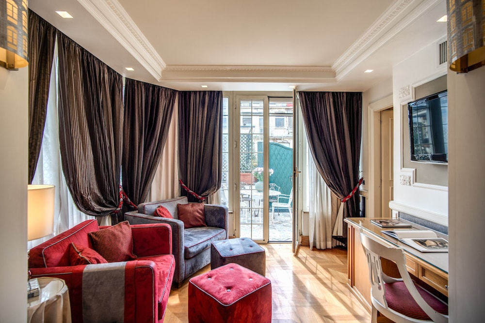 The Britannia Hotel 24/47