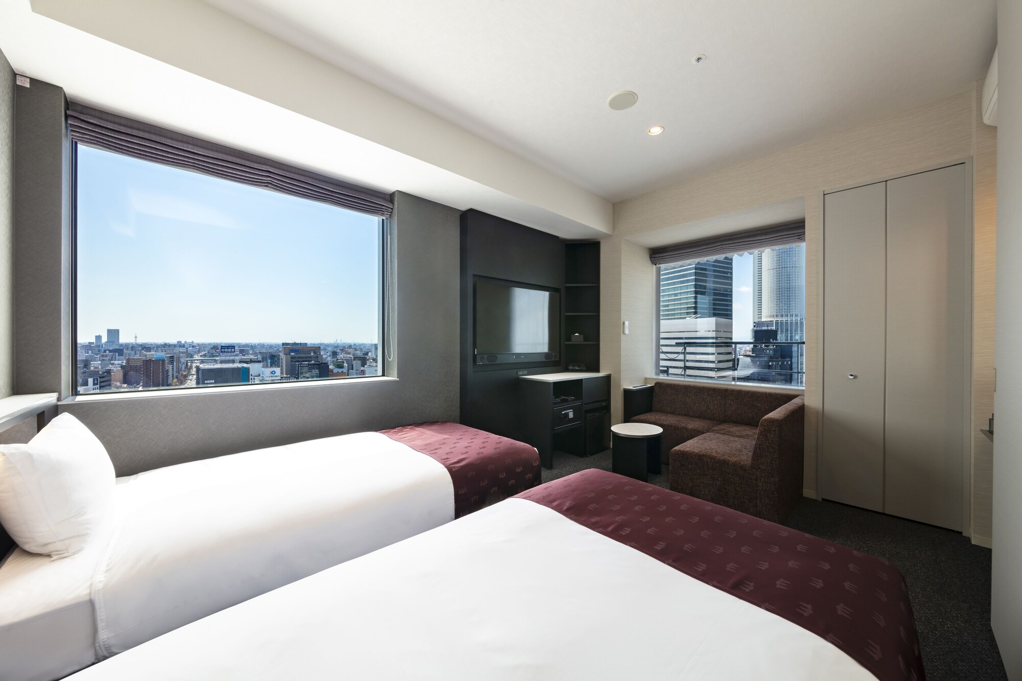 ROOM, TWIN BEDS, CITY VIEW