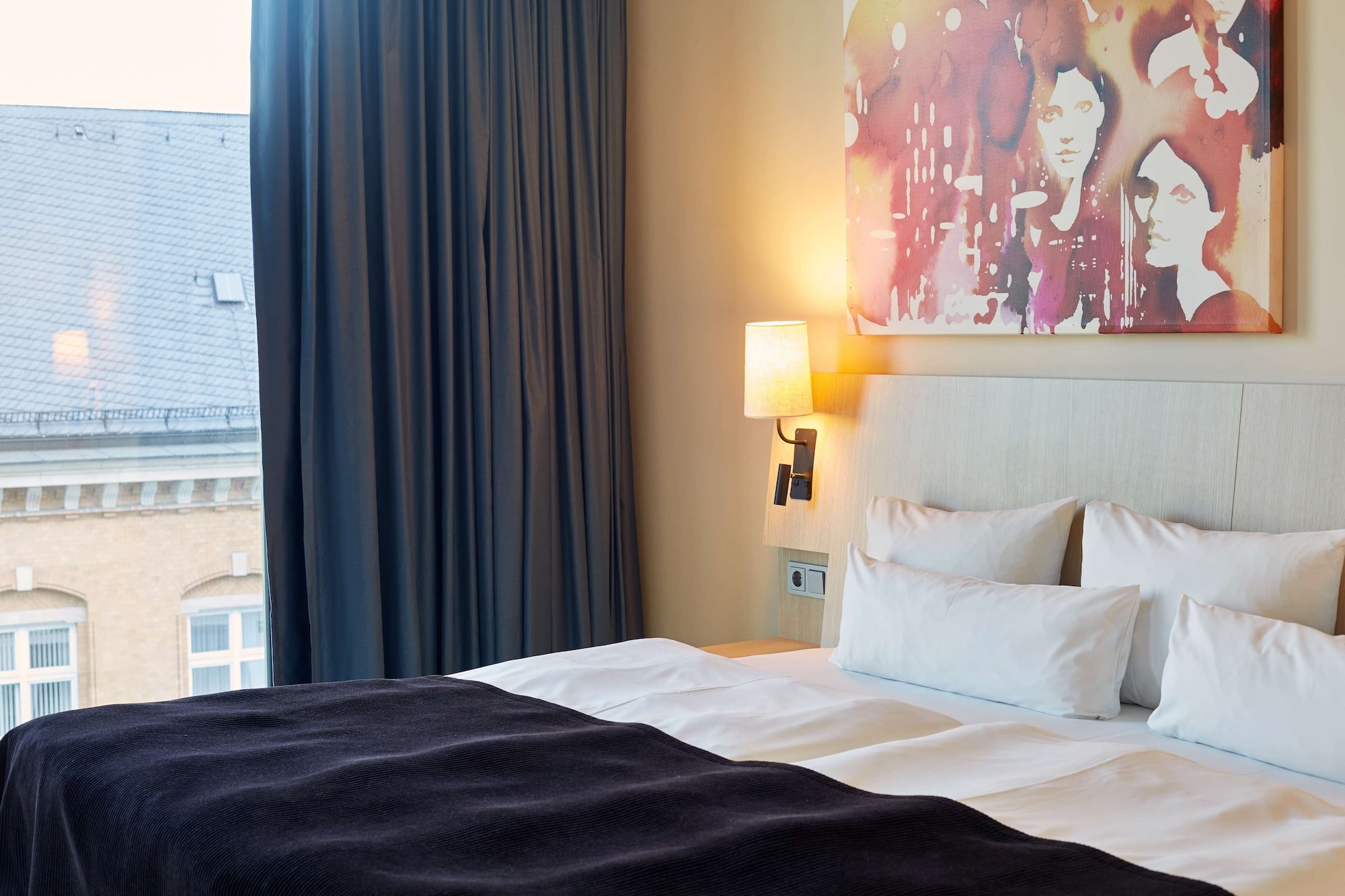 STANDARD, KING BED