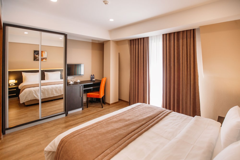 Sephia Hotel 13/44