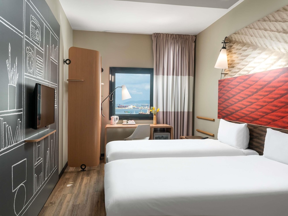 IBIS ISTANBUL TUZLA HOTEL 13/48