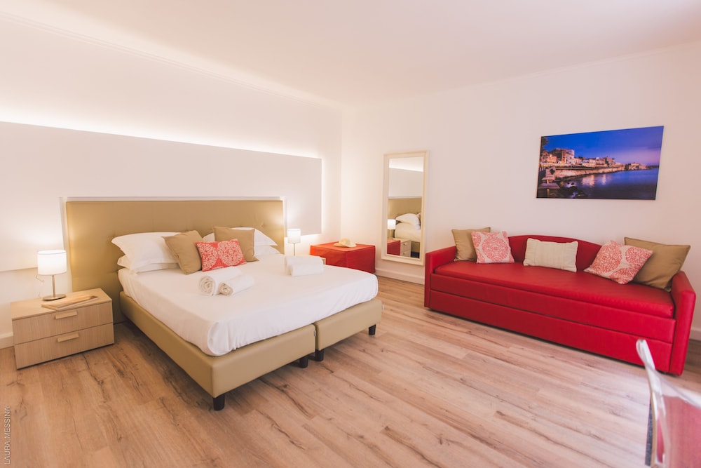 Lemoni Suite 10/56