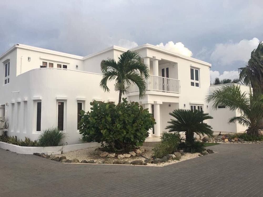Genesis Bed &amp; Breakfast 3/50