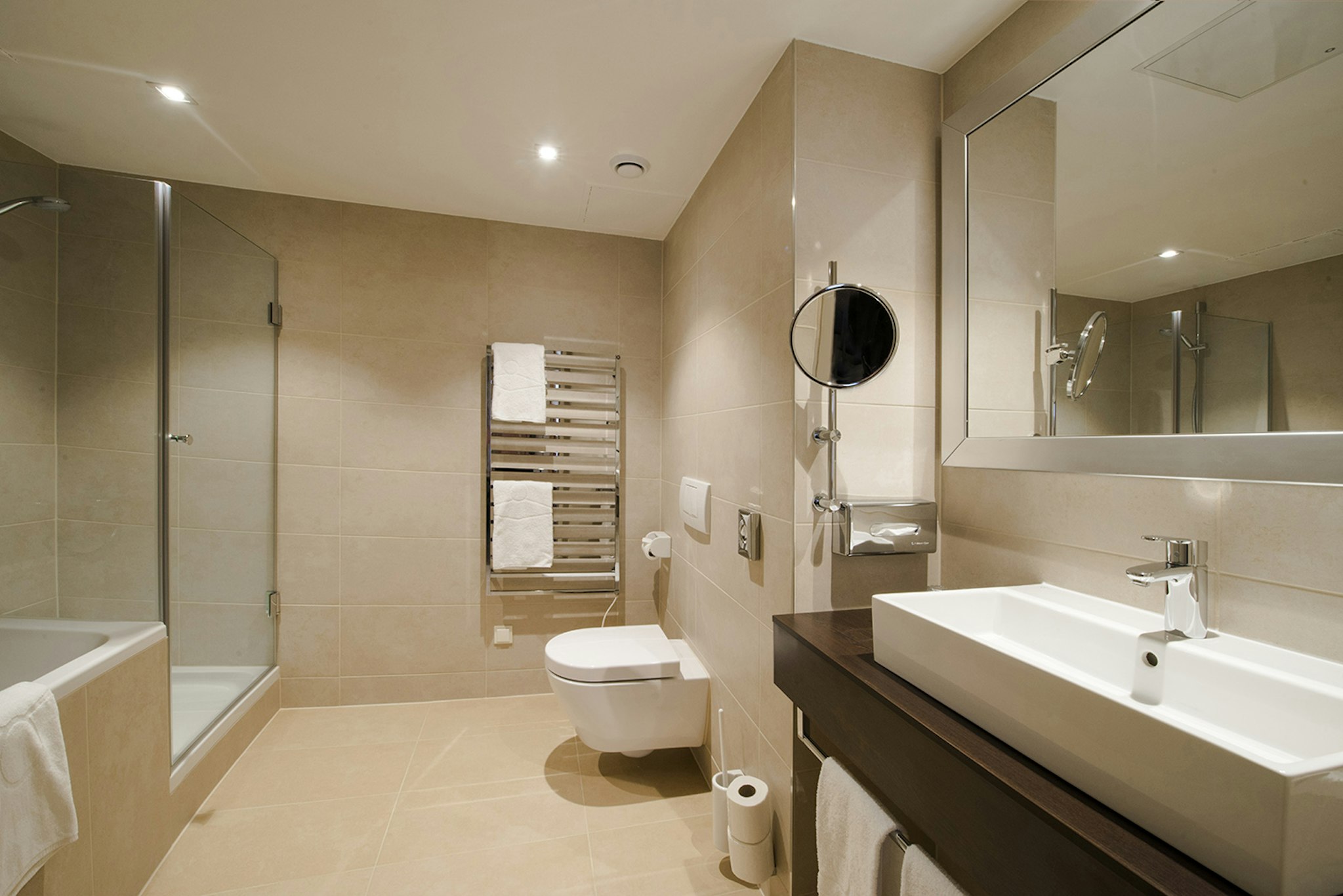 Hilight Suites Hotel 48/49
