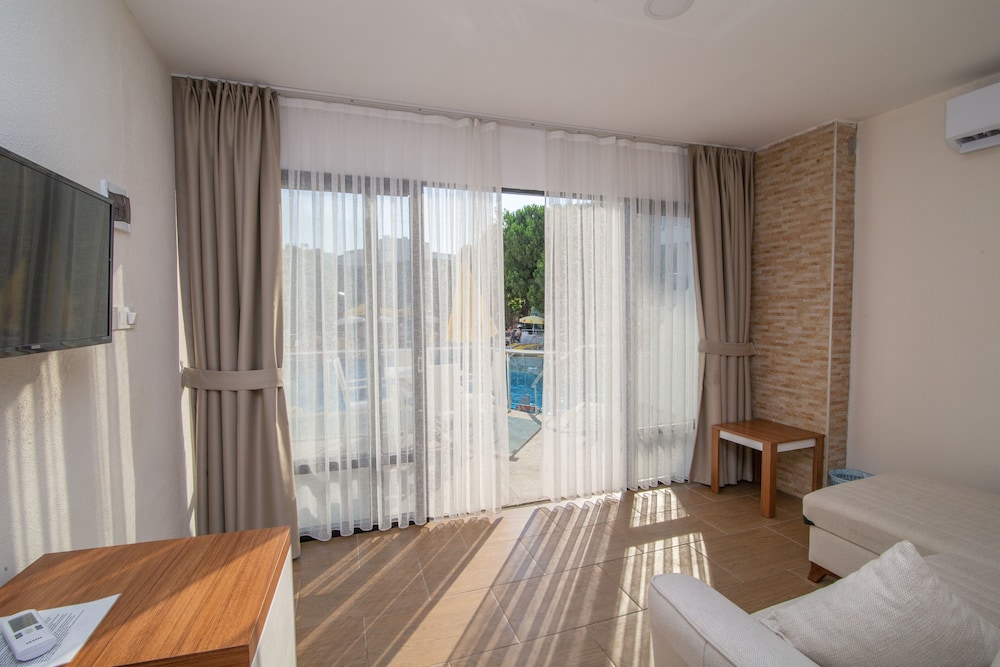 ponz boutique hotel 38/57