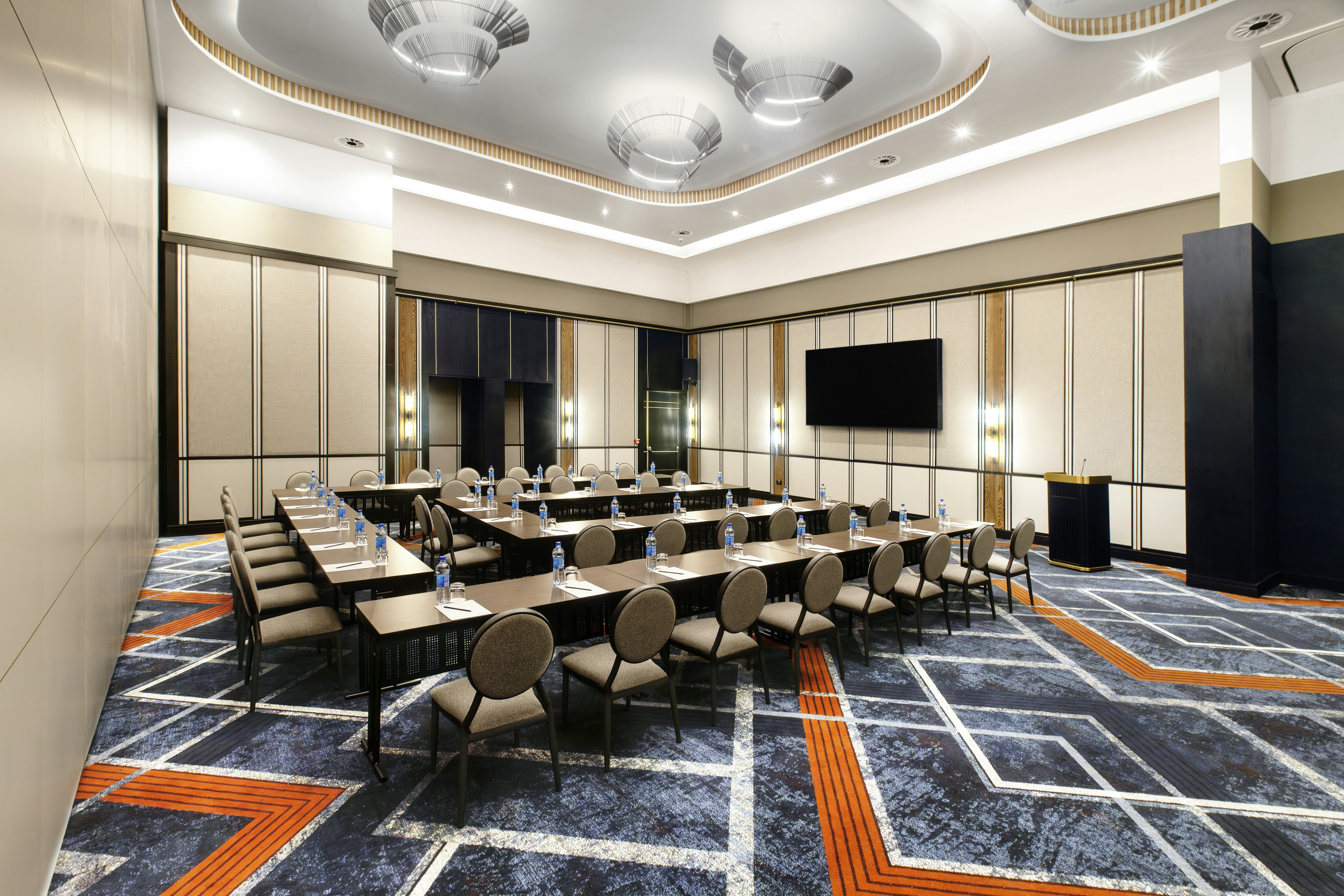 Legend Hotel Lagos Airport Curio Collection By Hilton 71/81