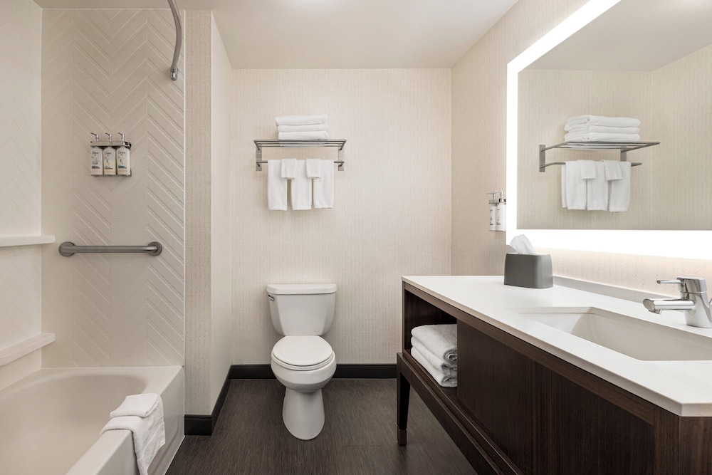 Holiday Inn Cheshire - Southington 46/49