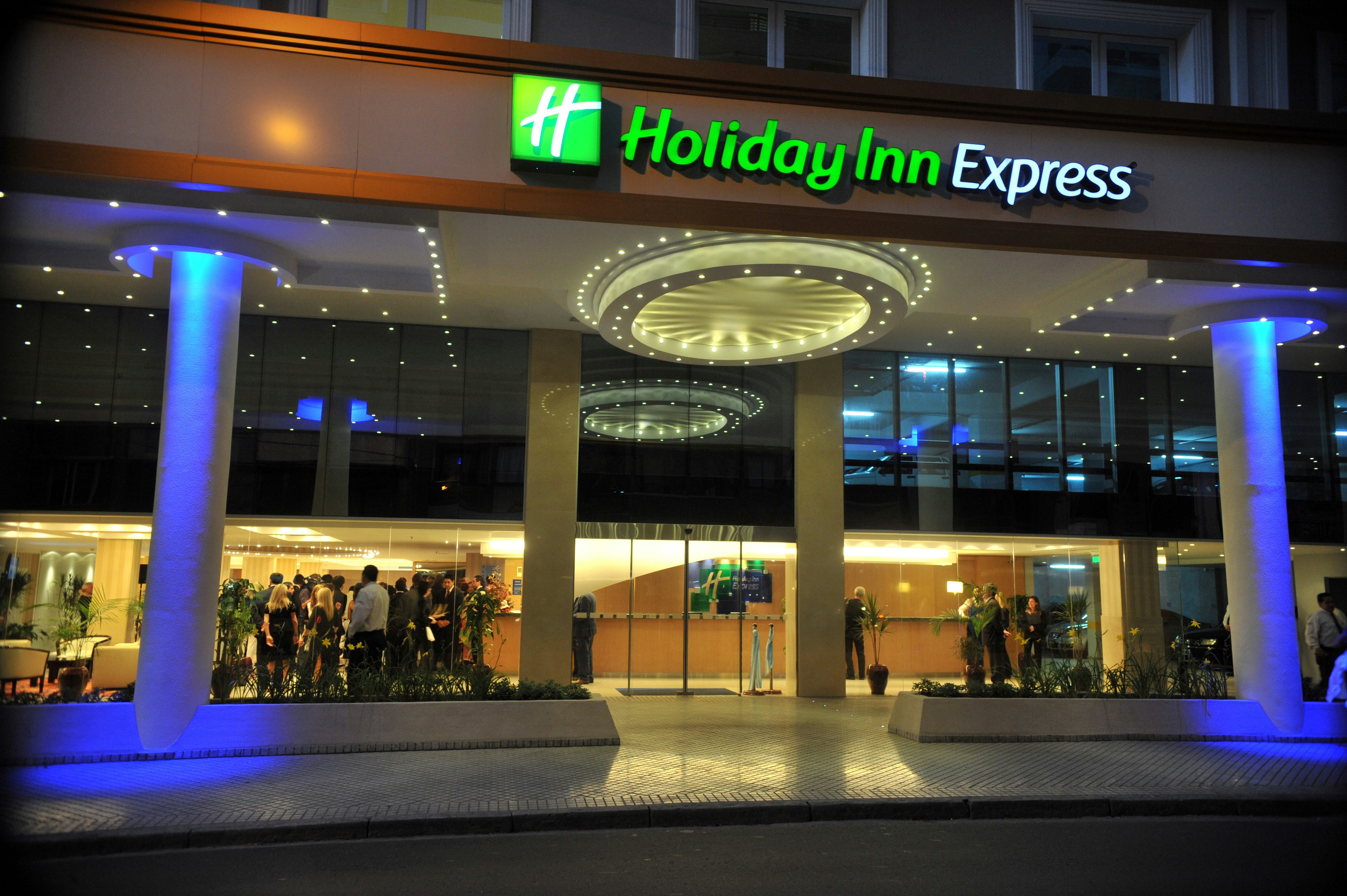 HOLIDAY INN EXPRESS ROSARIO 2/56