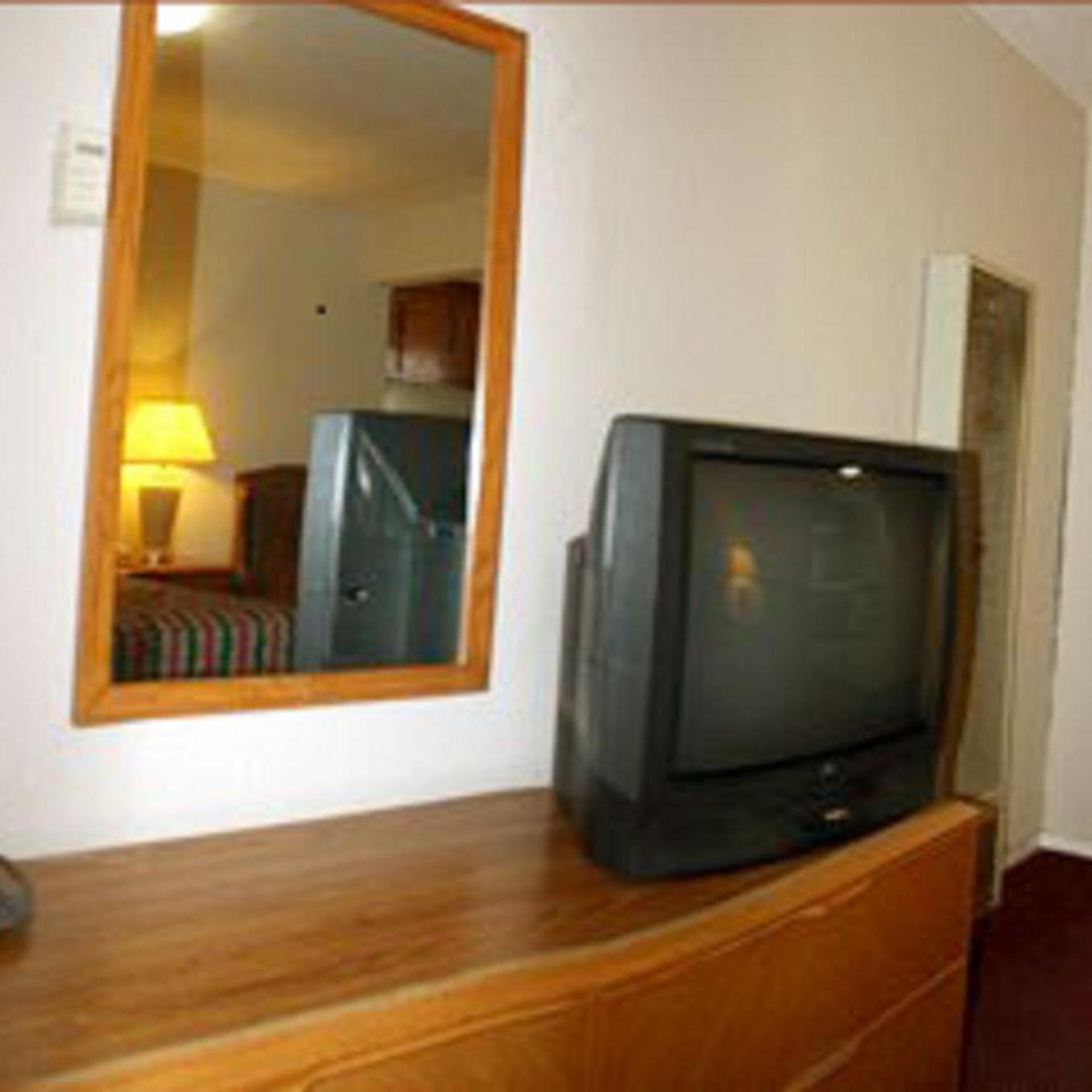 Sunset Inn and Suites 15/24