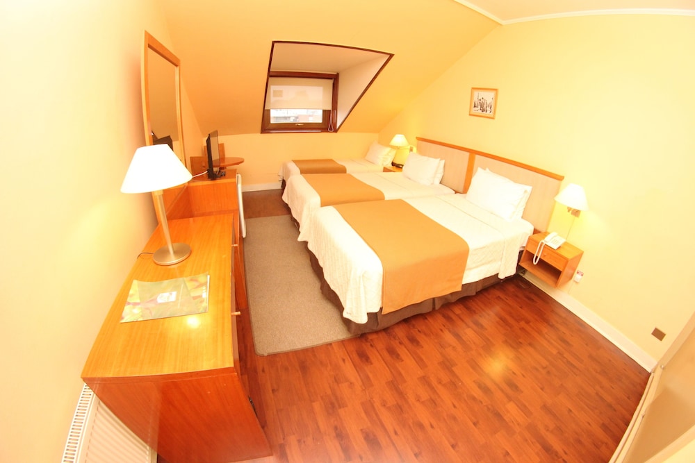 Gran Hotel Vicente Costanera 28/42