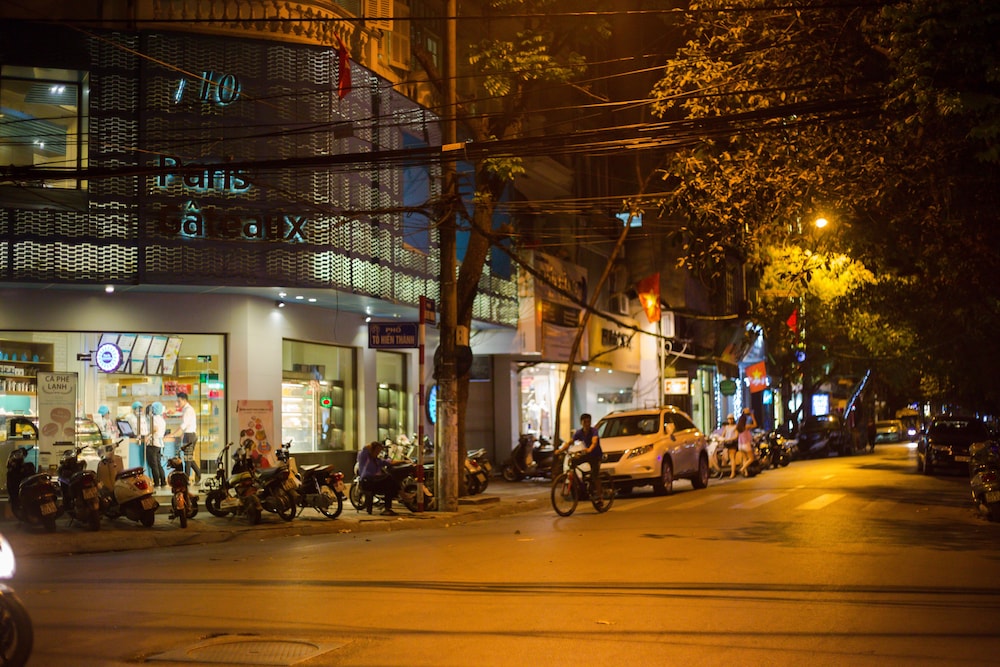 Emerald Hotel Hanoi 70/72