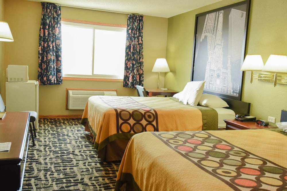 غرفة قياسية بسريرين كوين، Super 8 by Wyndham McLean/Bloomington SW 3/10