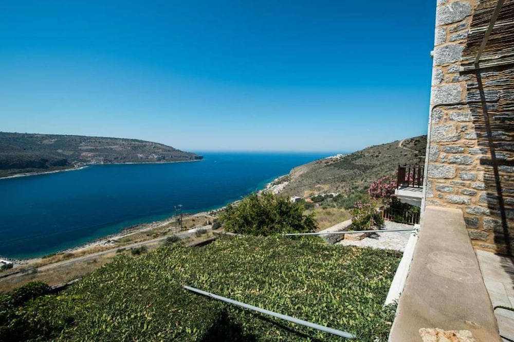 Akrolithi Guesthouse 56/63