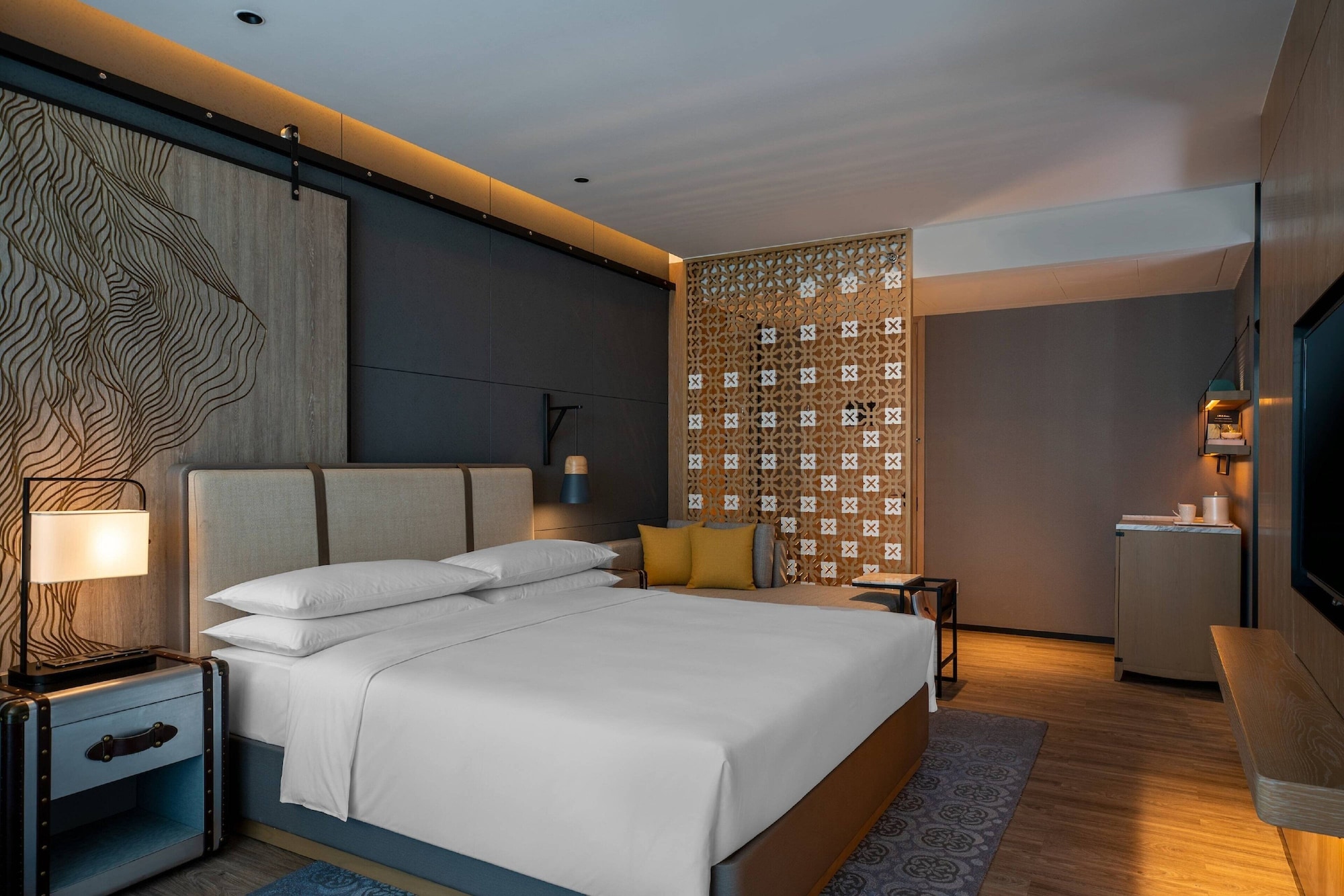 غرفة بسرير كينج بإطلالة على الحديقة بشرفة، Renaissance Xiamen Hotel 2/10