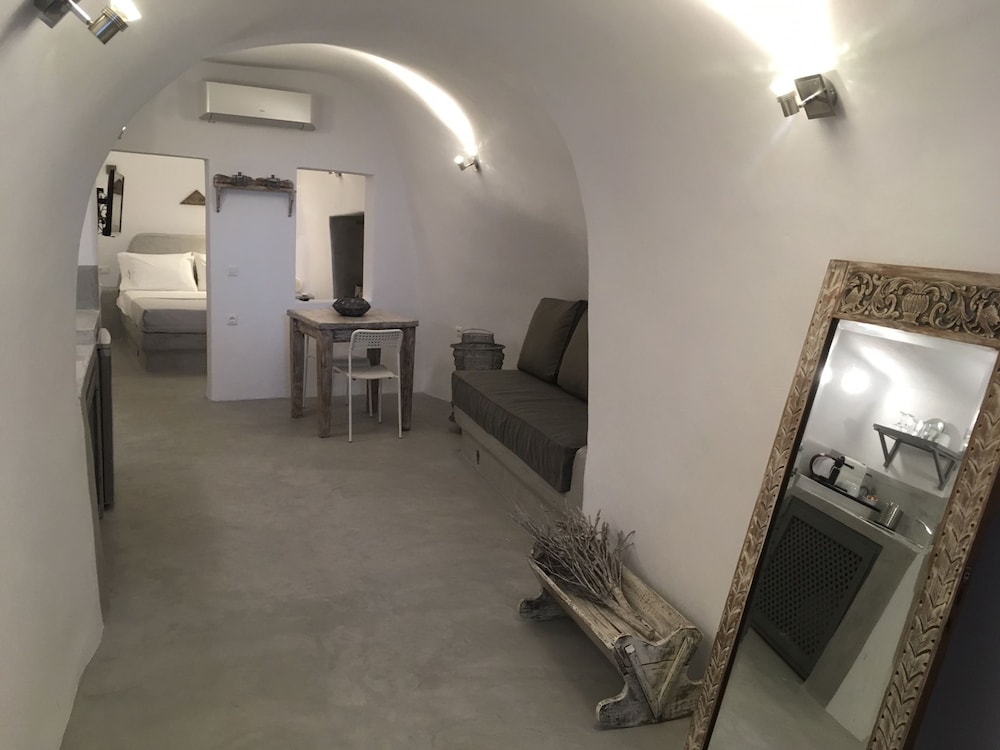 Theodora Suites - Adults Only 25/48