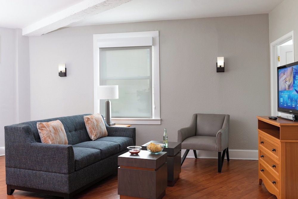 Club Wyndham Riverside Suites 24/36
