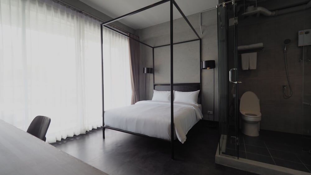 SUPER, SUPERIOR, KING BED