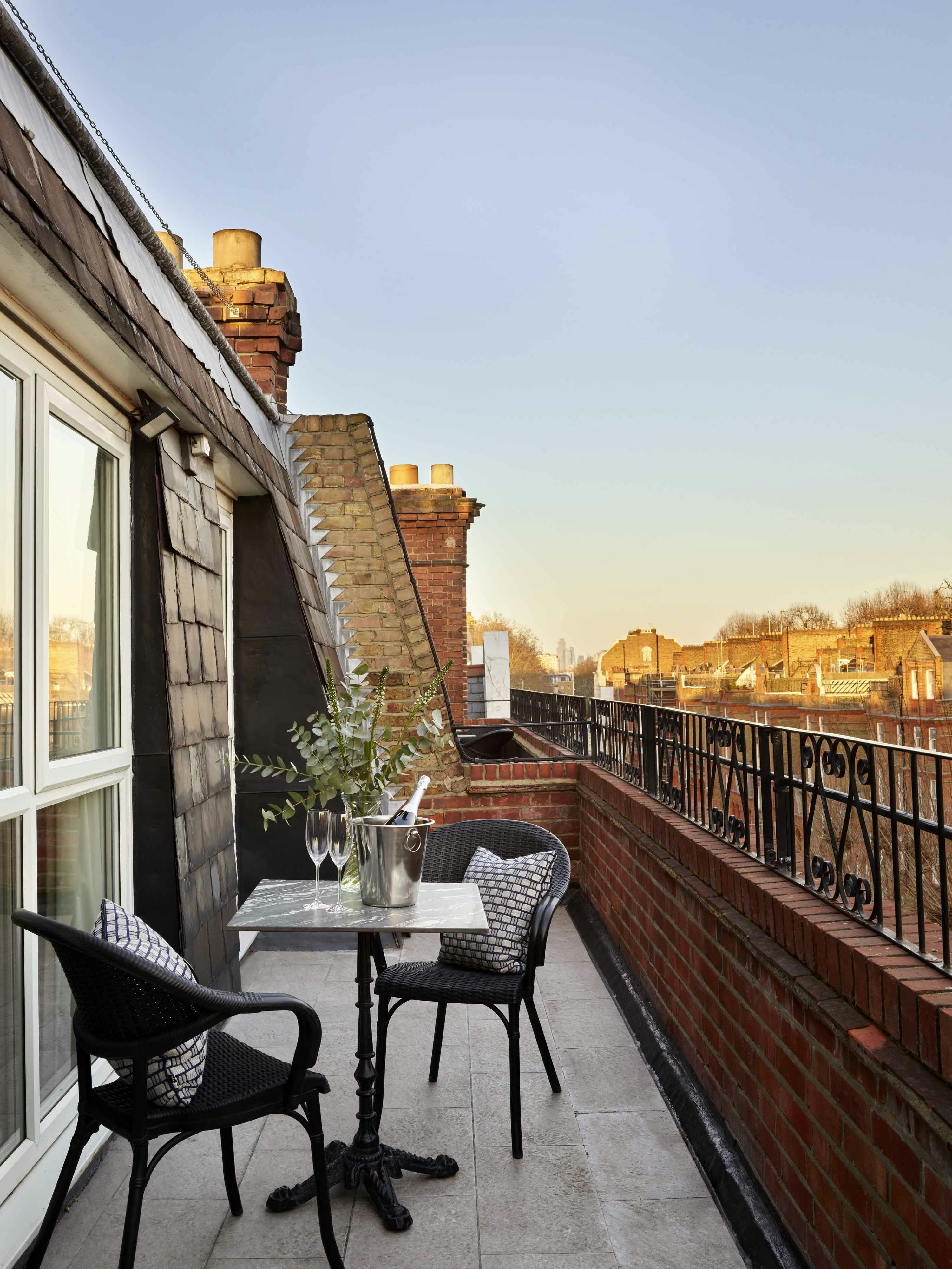 COLLINGHAM SERVICED APARTMENTS 53/56