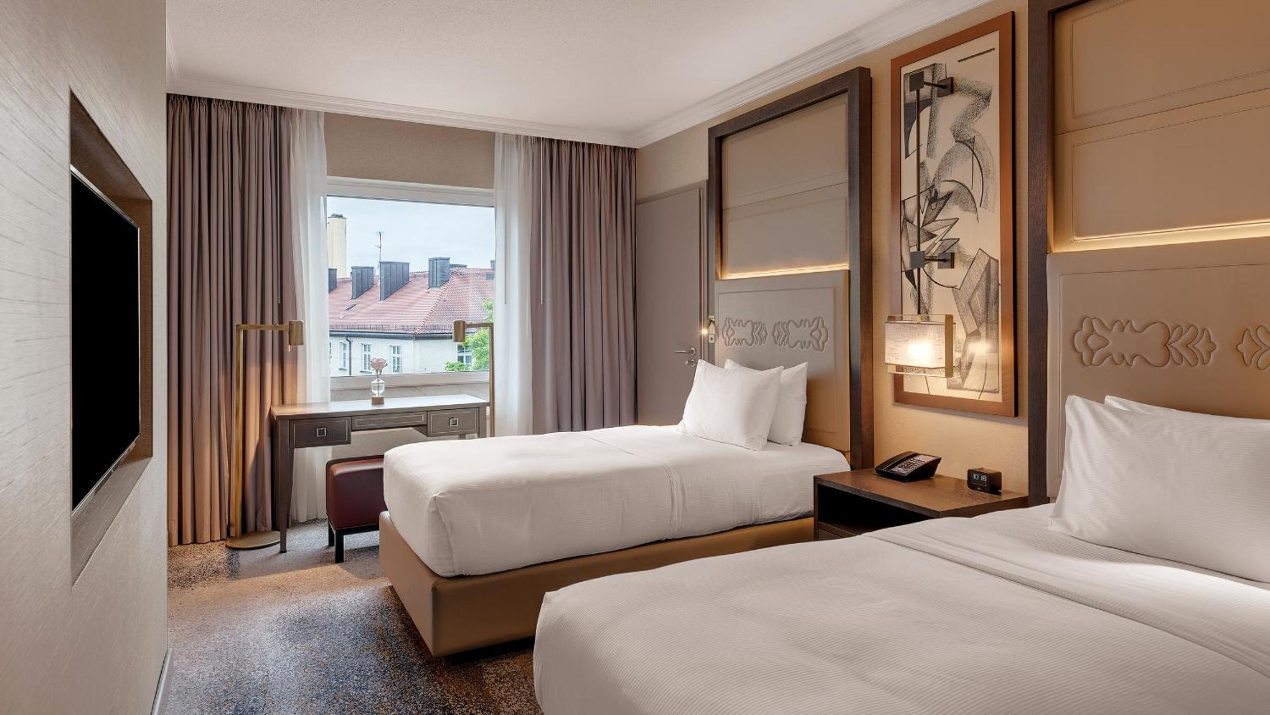 JUNIOR SUITE, TWIN BEDS