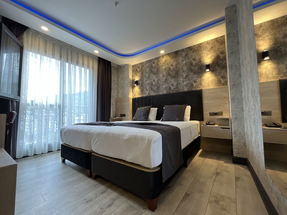 Avni Bey Otel 18/43