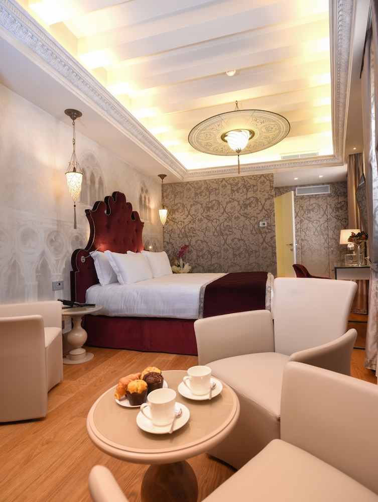 Santa Croce Boutique Hotel 56/65