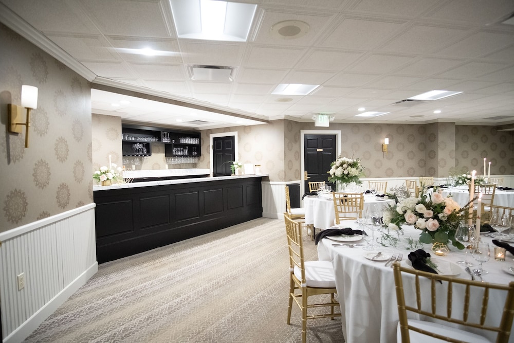 Geneva Inn 4/50