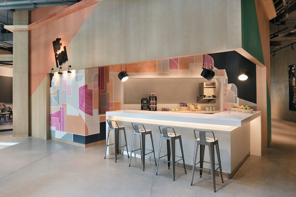 Aloft Muscat 32/47