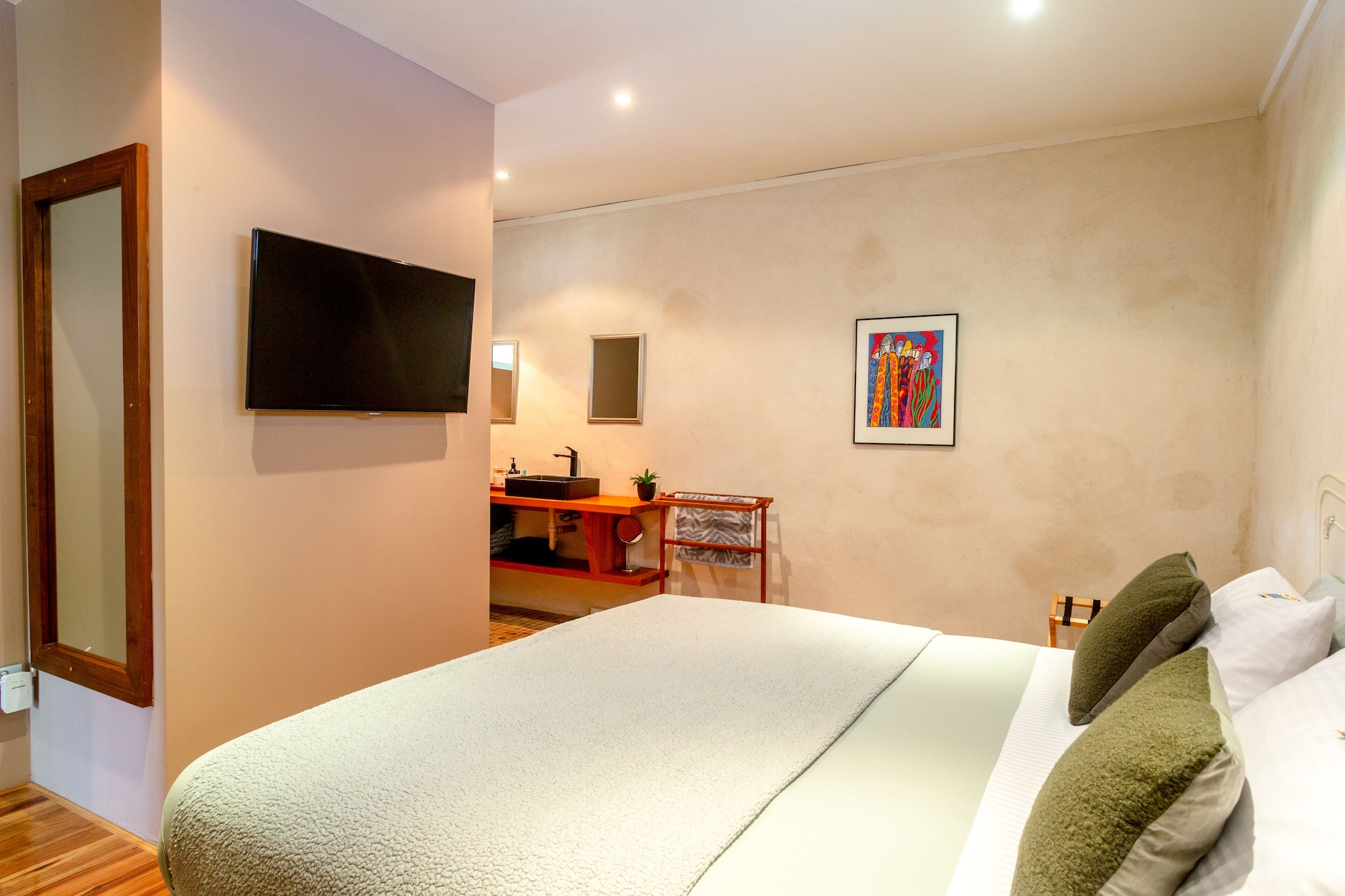1 BEDROOM, WOODSTOCK, LUXURY, SUITE