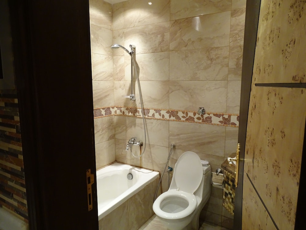كومفورت إن أليرموك(Comfort Inn Al Yarmouk) 11/49