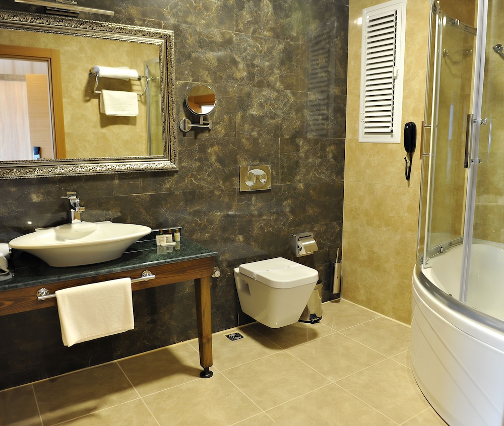 Neba Royal Hotel 45/50